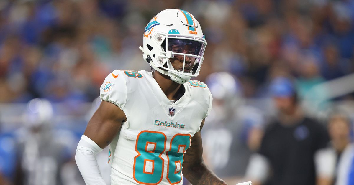 Dolphins elevate Lamm, Sanders for Sunday versus Packers