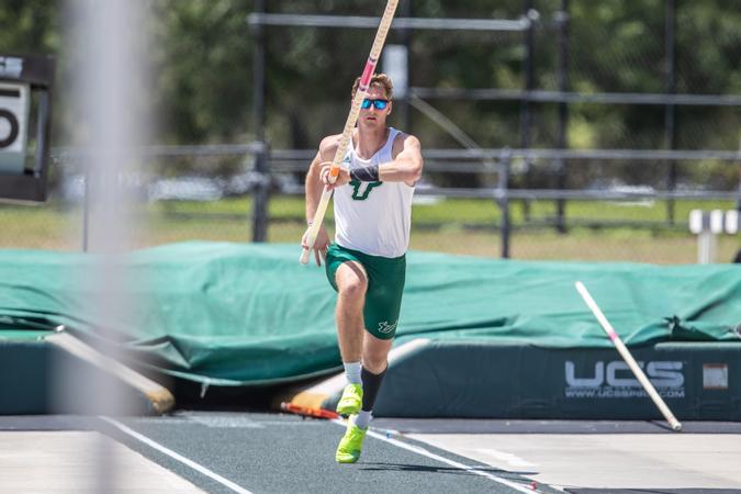 Bulls Open Indoor Season at the Jimmy Carnes Invitational