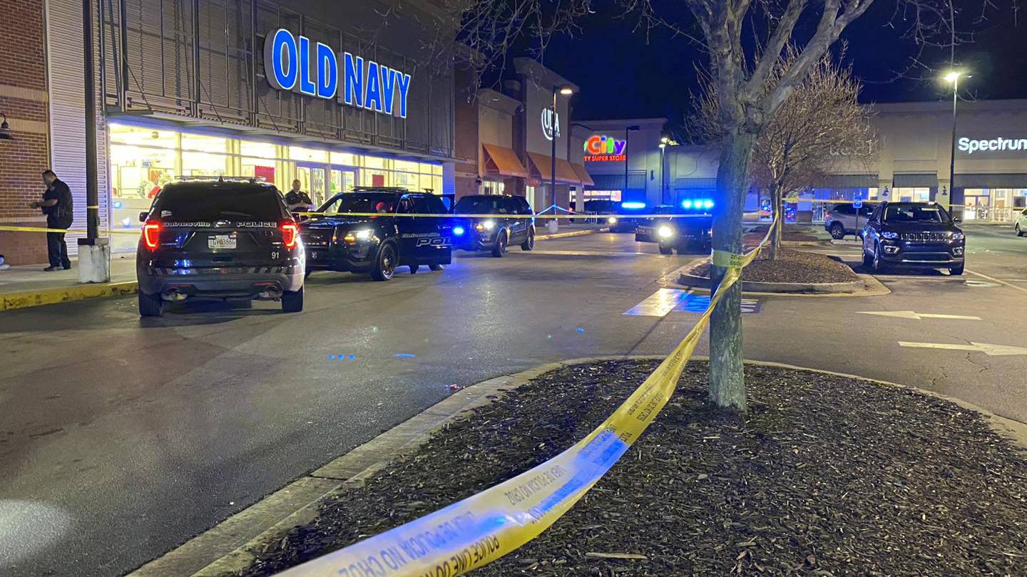 Suspect charged in double shooting at Gainesville shopping center still on the loose, police say - WSB-TV Channel 2